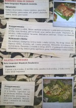 Potrawa z kurczaka z elementem wojskowym